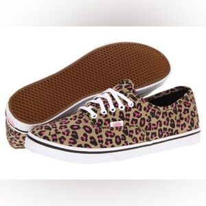 Vans cheetah print lace up casual sneakers women’s size 9